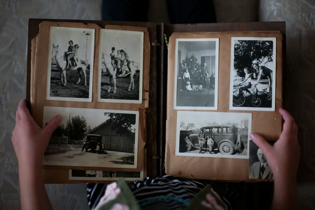 Как хранить старые фотографии, чтобы сохранить семейную историю